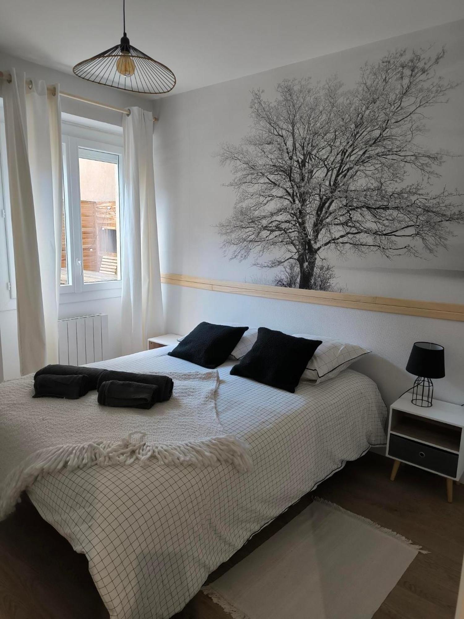 Lodge Loupau Maga Bagneres-de-Luchon Bagian luar foto